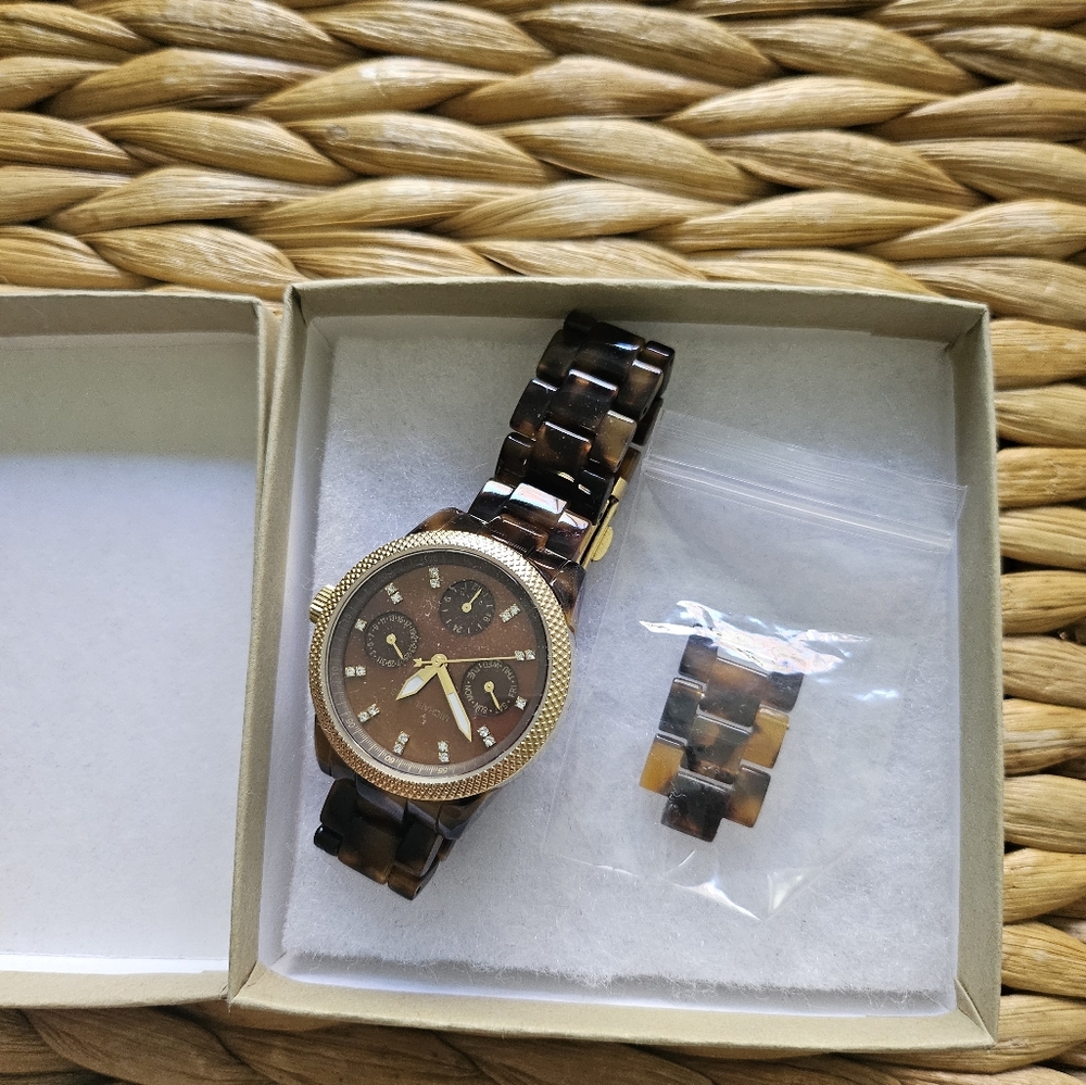 Michael Kors Addyson Watch - Picture 6 of 10